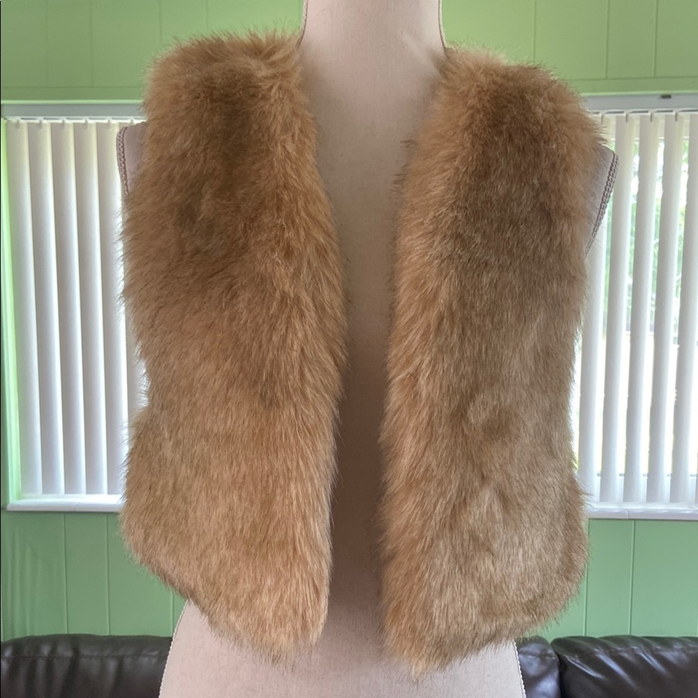 Y2K faux fur crop vest